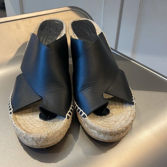 VINCE SURAYA BLACK LEATHER TOE LOOP 2.5” WEDGE ESPADRILLE HEEL. 9/8.5 - Picture 2 of 7